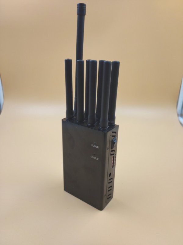 Беркут-8. Мощная переносная глушилка GSM / DCS / WiFi / 3G / 4G / Clonass / GPS / LOJACK